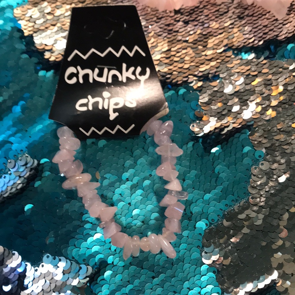 Chunky chips rose quartz bracelet